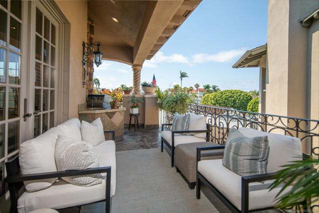 120 C Ave, Coronado CA: https://media.crmls.org/mediaz/3c982871-70e6-4f64-829b-bd2c33273d1d.jpg