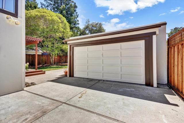 2268 Oberlin Street, Palo Alto CA: https://media.crmls.org/mediaz/3c9908d1-409f-402f-bedc-bcf09dae0bec.jpg