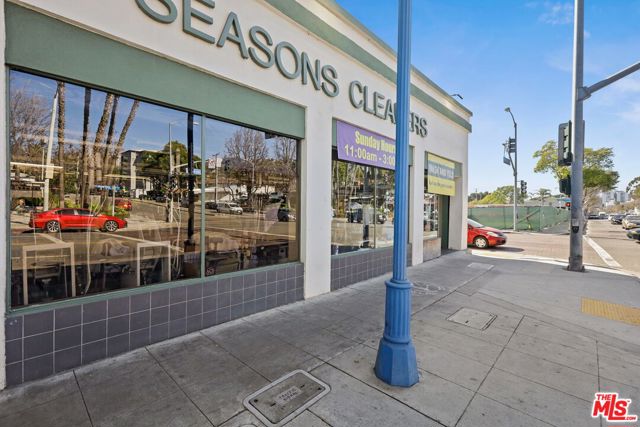 8042 SANTA MONICA Boulevard photo 4