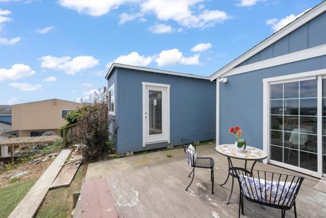 6 John Glenn Circle, Daly City CA: https://media.crmls.org/mediaz/3c996168-cfc0-435b-a7ca-2aaeedee999b.jpg