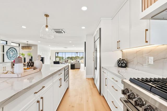 2623 Ocean Front Walk, San Diego CA: https://media.crmls.org/mediaz/3c9991be-3905-41c5-8523-bbb7a8855daf.jpg