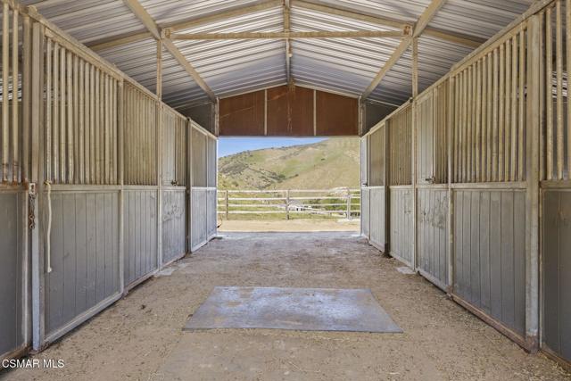 2837 Clear Canyon Road, Lebec CA: https://media.crmls.org/mediaz/3c9a1c52-0748-4934-819f-6e2cc10f1823.jpg