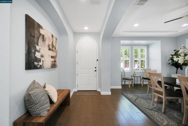 5152 Bengali St, Danville CA: https://media.crmls.org/mediaz/3c9a6132-591a-4357-be97-8fe9912e80a2.jpg