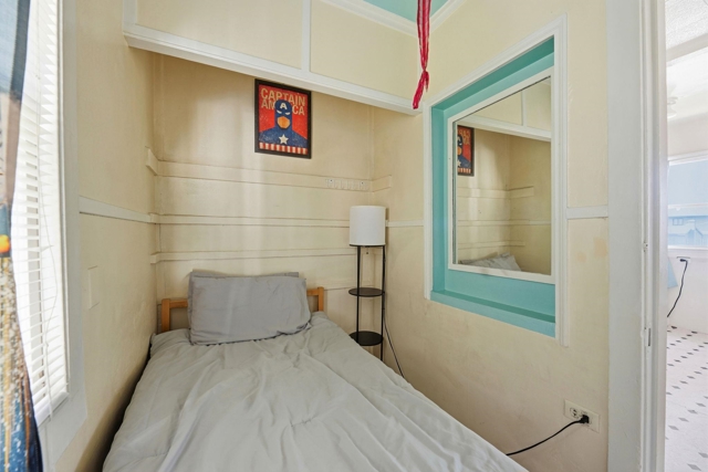 Image 9 of 31 For 1813 Sacramento St