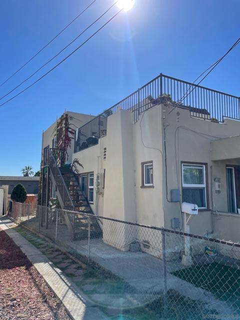 406 E Plaza Blvd, National City CA: https://media.crmls.org/mediaz/3c9ae60f-52cc-4aaf-b784-152e56041c2b.jpg