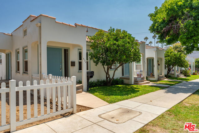 522 - 532 Idaho Avenue, Santa Monica CA: https://media.crmls.org/mediaz/3c9b002a-496c-4182-aa90-0b4bfc70494f.jpg