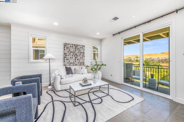 7018 Stags Leap Ln, Dublin CA: https://media.crmls.org/mediaz/3c9b4464-bc42-47ee-b778-7305ab45e96c.jpg