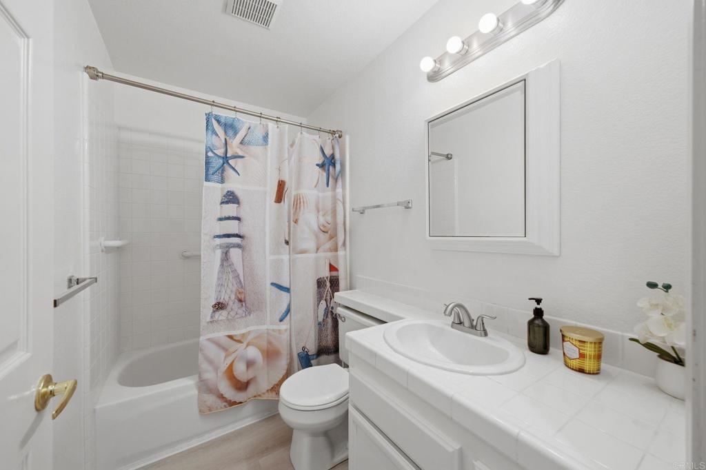https://media.crmls.org/mediaz/3c9cc4a0-ec34-4f1d-8b43-9da57445ff97.jpg?preset=X-Large