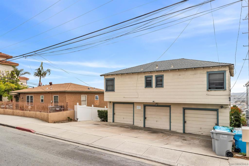 1809 Linwood Street - photo 4