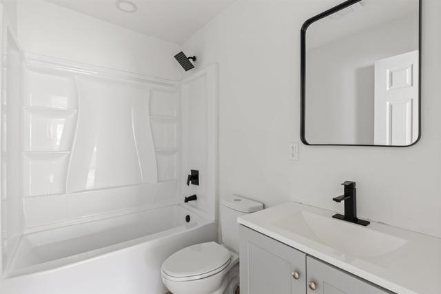 Detail Gallery Image 12 of 16 For 3007 Shelby Dr a,  National City,  CA 91950 - 4 Beds | 3 Baths