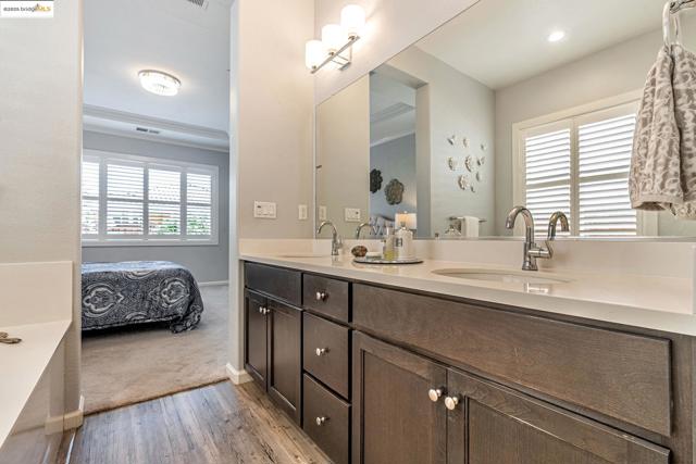 226 Wynn St, Oakley CA: https://media.crmls.org/mediaz/3c9dab9f-3085-476e-a4d7-998c8f0b5bb7.jpg