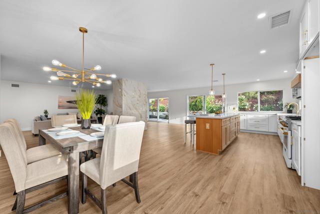 12195 San Tomas Pl, San Diego CA: https://media.crmls.org/mediaz/3c9dad8f-322c-4278-8669-874ebd4234e4.jpg