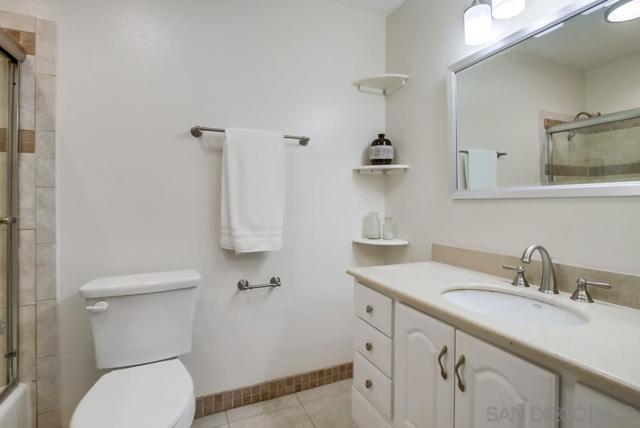 5370 La Jolla Blvd., La Jolla CA: https://media.crmls.org/mediaz/3c9dbf06-32cf-4d6c-9f3c-2aa94e84fd26.jpg