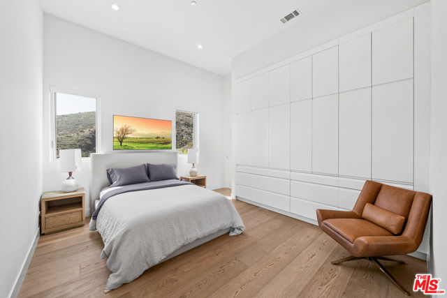 10715 Yerba Buena Road, Malibu CA: https://media.crmls.org/mediaz/3c9dc79a-7858-4d5e-b4df-ac7df21394b0.jpg