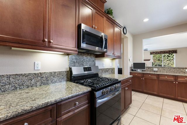 1514 Green Creek Trail, Beaumont CA: https://media.crmls.org/mediaz/3c9ddb72-6994-4fde-88e6-a151fe2e8605.jpg