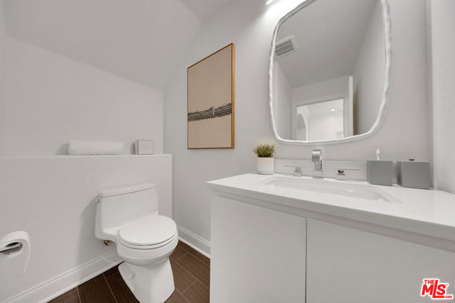2449 Oswego Street, Pasadena CA: https://media.crmls.org/mediaz/3c9e2cca-fdbc-4a42-a222-aa4af7bfa05d.jpg