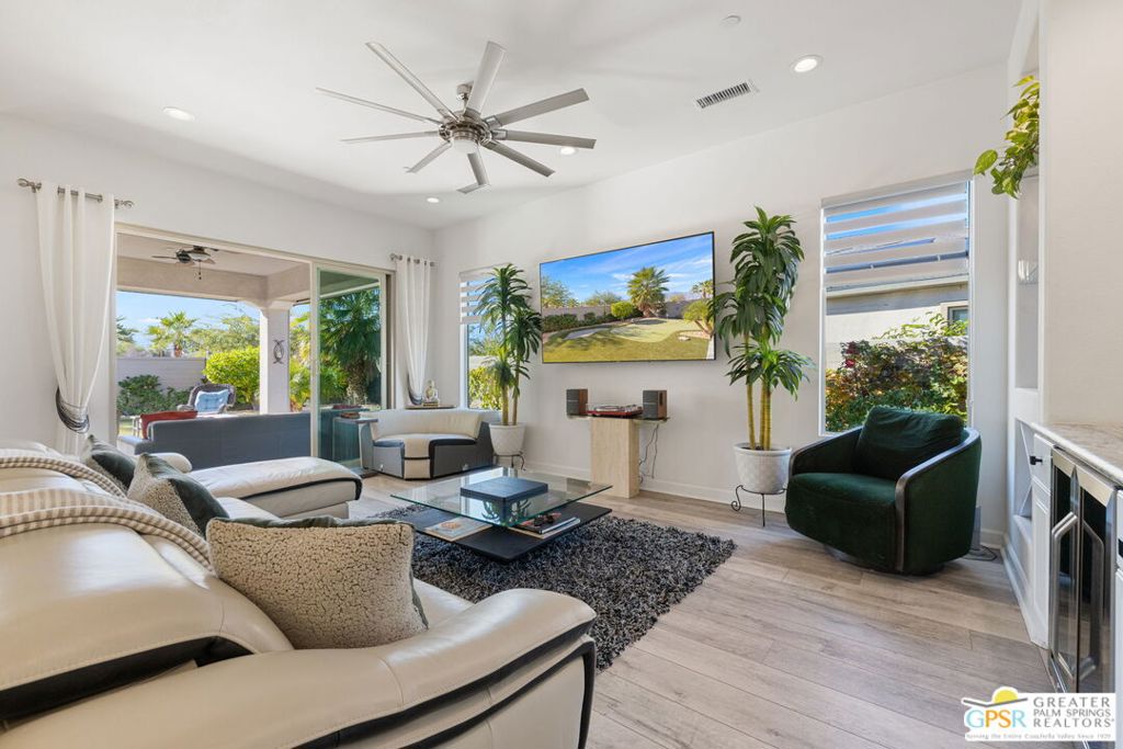 MLS #25625701PS image #2