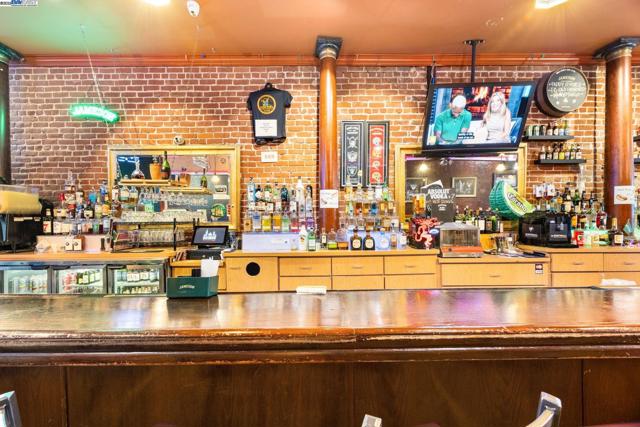 22519 Main St, Hayward CA: https://media.crmls.org/mediaz/3c9ff923-f592-4370-8e25-14878dc03f19.jpg