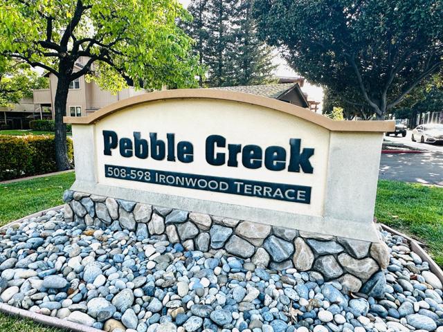 558 Ironwood Terrace, Sunnyvale CA: https://media.crmls.org/mediaz/3ca0e7a8-33ec-4600-9d15-f75c808ab256.jpg