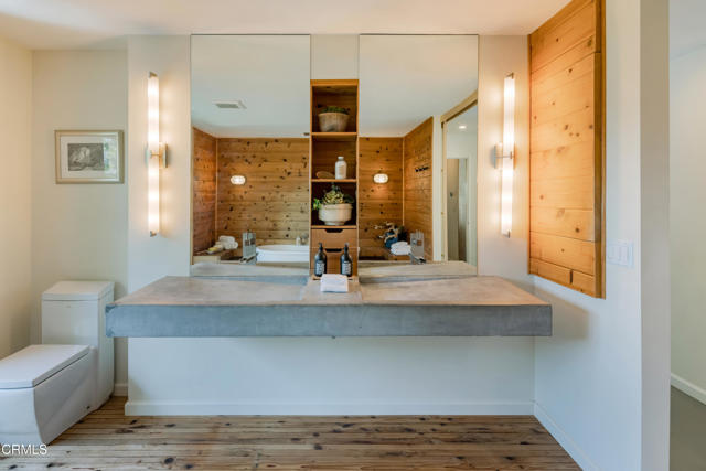 3435 Crestford Drive, Altadena CA: https://media.crmls.org/mediaz/3ca1333d-a6cd-4878-b648-c0e8464fbf59.jpg