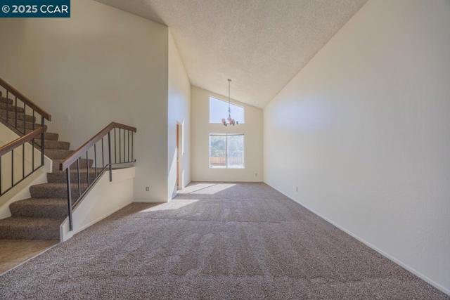 139 Thrush Ct, Hercules CA: https://media.crmls.org/mediaz/3ca167a3-a912-44c1-90f5-4482198e2fea.jpg