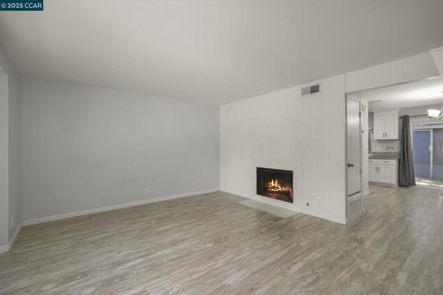 2830 Royal Ann Ln, Concord CA: https://media.crmls.org/mediaz/3ca1b73c-169c-4153-9775-e7031fed37d8.jpg