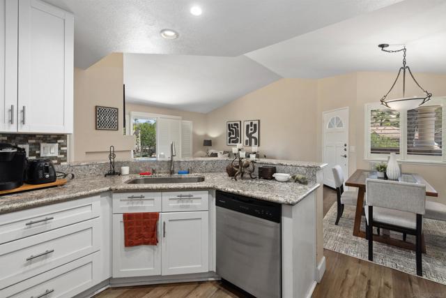 11320 Camino Playa Cancun, San Diego CA: https://media.crmls.org/mediaz/3ca241a2-ade3-4cf5-a1d9-461835f6db59.jpg