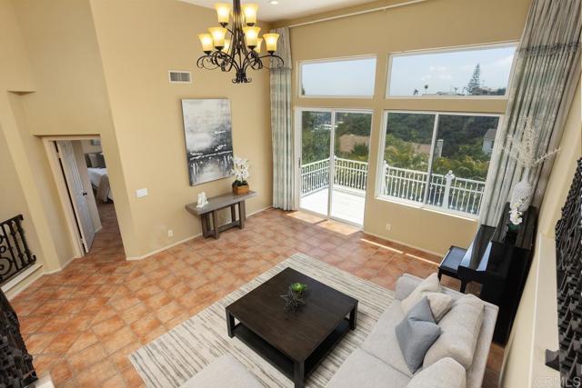 Detail Gallery Image 12 of 49 For 6059 Deerford Row, La Jolla,  CA 92037 - 3 Beds | 2/1 Baths
