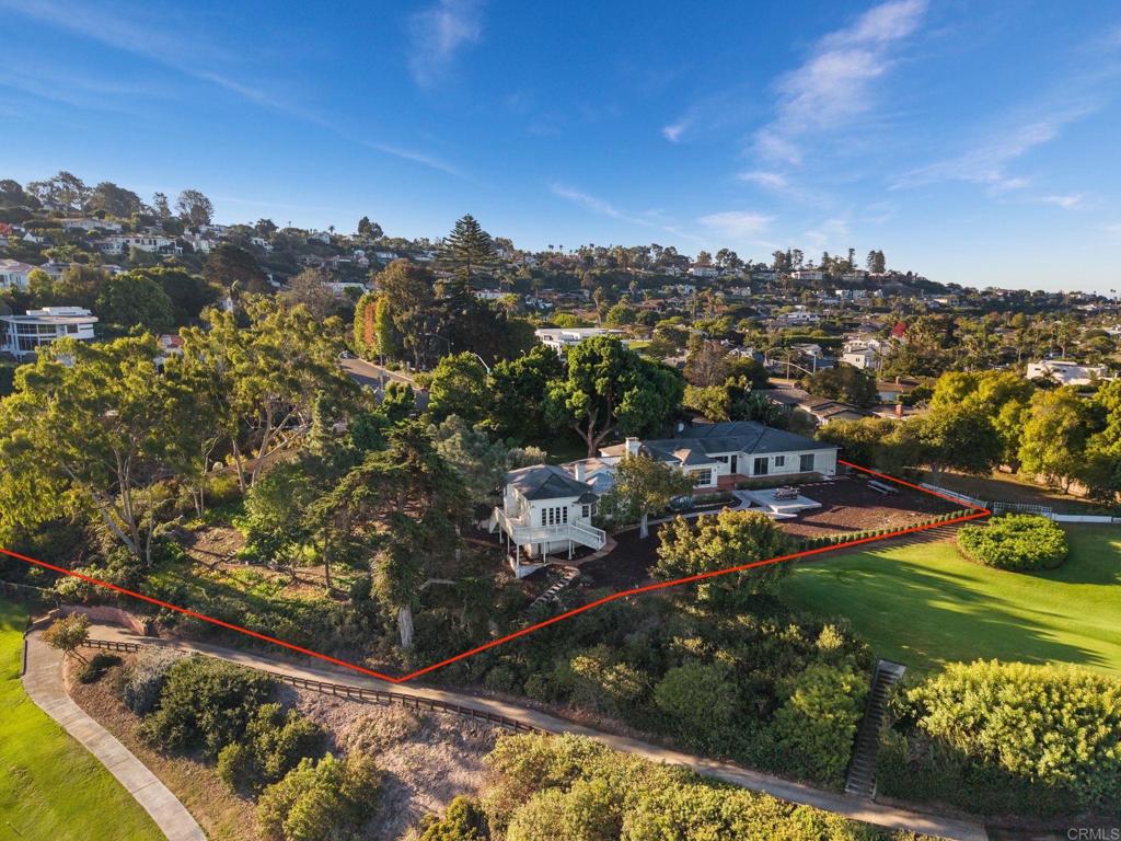 1402 Muirlands Drive - photo 2