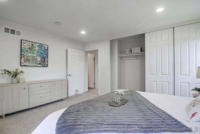 3319 Caminito Eastbluff, La Jolla CA: https://media.crmls.org/mediaz/3ca2e368-fb45-485f-9746-73c8be5daaf3.jpg