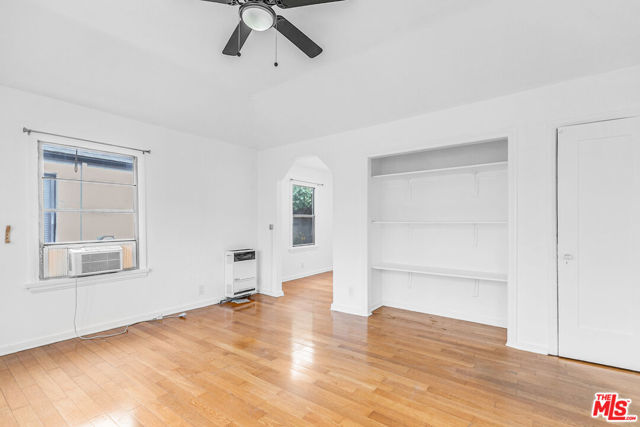 5918 3/4 Willoughby Avenue, Los Angeles CA: https://media.crmls.org/mediaz/3ca3a93f-130a-42c5-ad5f-6f972c1e0002.jpg