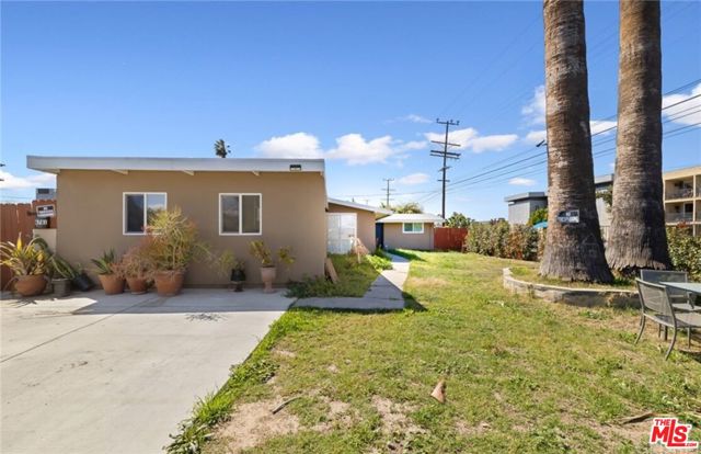 6763 Lurline Avenue, Winnetka CA: https://media.crmls.org/mediaz/3ca3d2e5-6bc4-44bd-98a6-c3ed9d0781bc.jpg