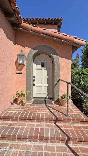 Detail Gallery Image 2 of 15 For 400 S Meridith Ave, Pasadena,  CA 91106 - 4 Beds | 2 Baths