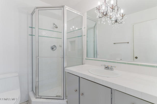 18854 Edleen Drive, Tarzana CA: https://media.crmls.org/mediaz/3ca41255-b792-44ca-88d7-54cf42caa5f3.jpg