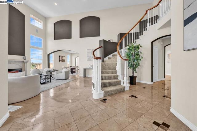 48912 Crown Ridge Cmn, Fremont CA: https://media.crmls.org/mediaz/3ca47332-1ae7-47d3-8539-53387846603f.jpg