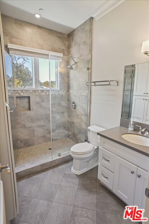 1701 Roscomare Road, Los Angeles CA: https://media.crmls.org/mediaz/3ca506c6-6832-4d62-bef4-cedea84fcf32.jpg