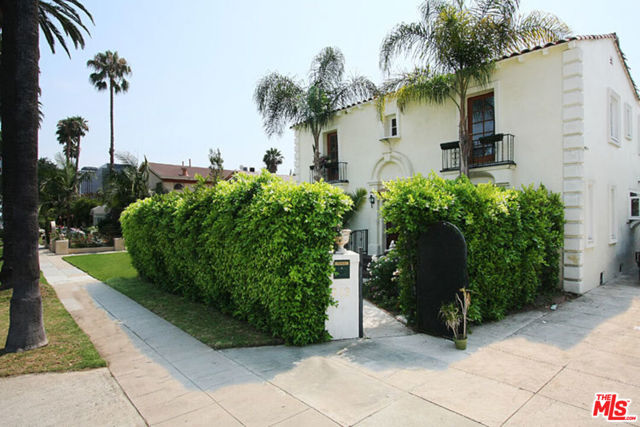 213 Doheny Drive, Beverly Hills, California 90211, 5 Bedrooms Bedrooms, ,4 BathroomsBathrooms,Single Family Residence,For Sale,Doheny,24464993