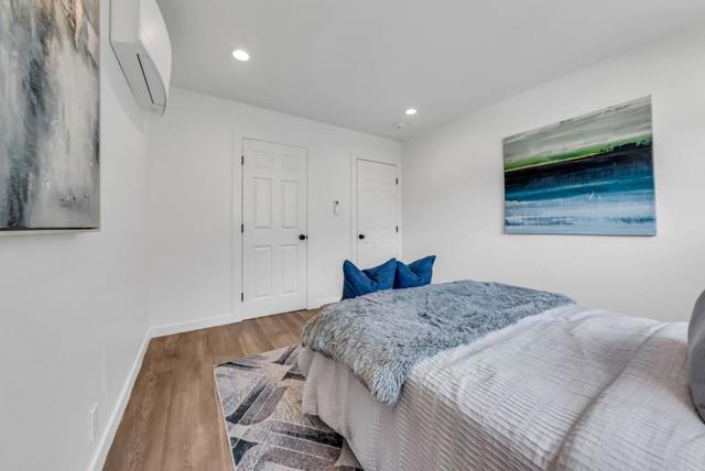 6 Whitecliff Court, San Mateo CA: https://media.crmls.org/mediaz/3ca5e06c-c41f-4910-b68d-e7dafaf24e47.jpg