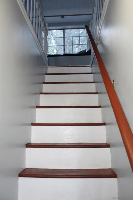 23984 SKYLAND DR, Crestline CA: https://media.crmls.org/mediaz/3ca67081-a2e5-44bb-adca-c3d6485dce03.jpg