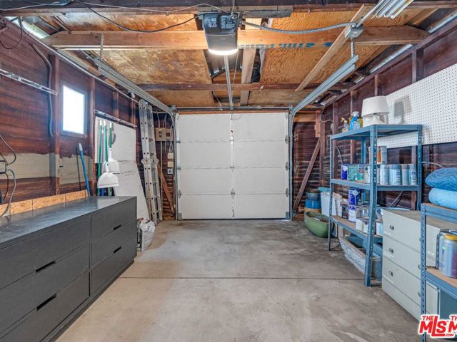 7024 De Longpre Avenue, Los Angeles CA: https://media.crmls.org/mediaz/3ca6d872-bd5d-4d12-ae2f-97c7e0b98600.jpg
