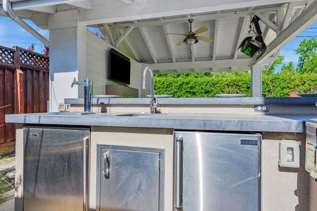 2658 Hill Park Drive, San Jose CA: https://media.crmls.org/mediaz/3ca8227e-fa9e-48fd-ade1-09cf136713ab.jpg