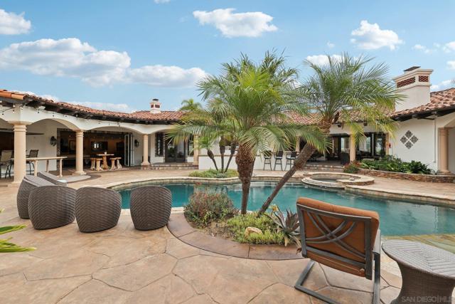 13371 Summit Cir, Poway CA: https://media.crmls.org/mediaz/3ca83495-aea8-44c6-a51b-659fe67ff141.jpg