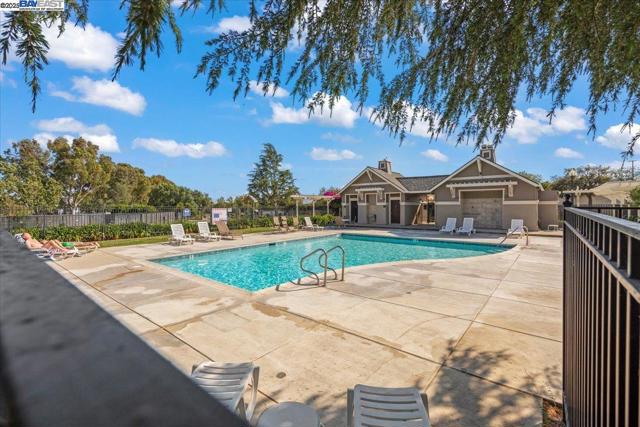 253 Bellington Cmn, Livermore CA: https://media.crmls.org/mediaz/3ca893e4-5915-43fb-b5c1-81c96f302dd6.jpg