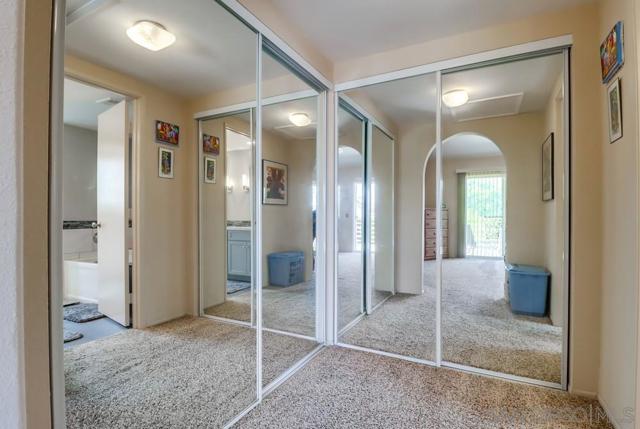 2 closets!