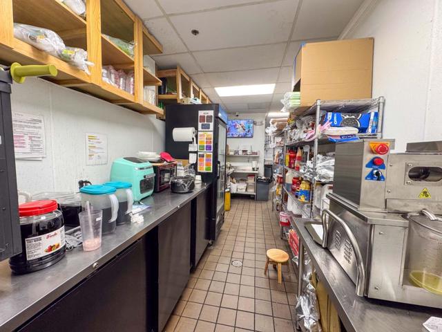 60 60 S Able Street, Milpitas CA: https://media.crmls.org/mediaz/3ca8a1cb-dcb4-4f73-8acb-a0bda47ab2d3.jpg