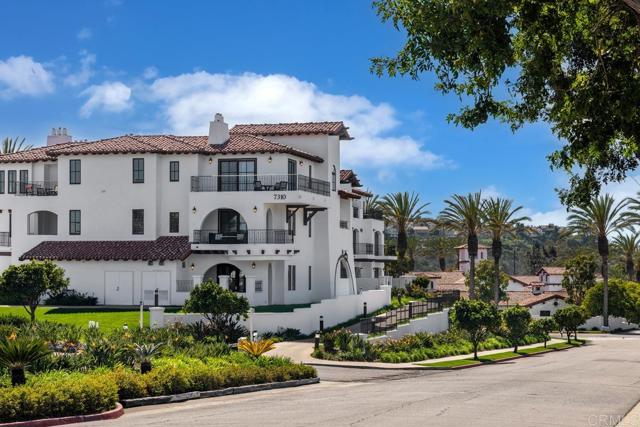 Detail Gallery Image 11 of 25 For 4942 Spirea Way, Carlsbad,  CA 92008 - 4 Beds | 3/1 Baths