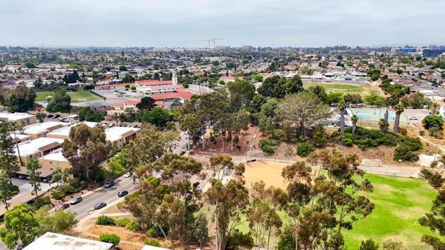 3454 Castle Glen Dr., San Diego CA: https://media.crmls.org/mediaz/3ca93ab9-36b7-4937-b9ed-ff171bc8fff7.jpg