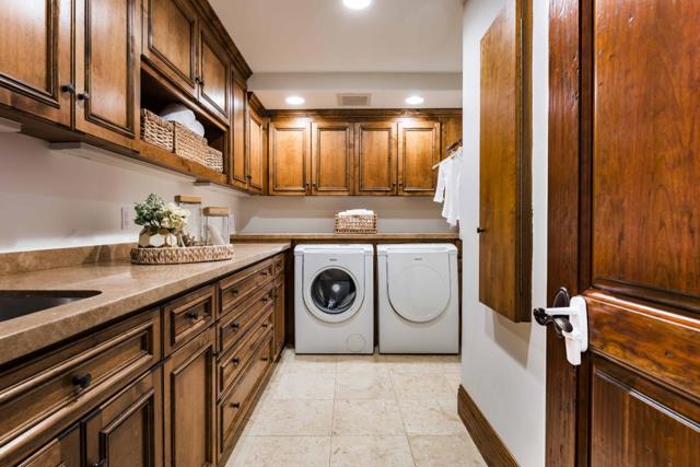 8 Reyna Place, Menlo Park CA: https://media.crmls.org/mediaz/3ca9b96c-0008-4aac-a423-50e3675ad0da.jpg