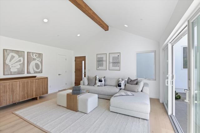 655 Washington Street, Los Altos CA: https://media.crmls.org/mediaz/3cab1644-ee4f-4864-882b-5e0ecdaaedda.jpg