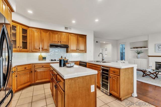 17002 Obsidian Dr, Ramona CA: https://media.crmls.org/mediaz/3cab711f-f96a-46fa-a425-24fedf0feb4b.jpg
